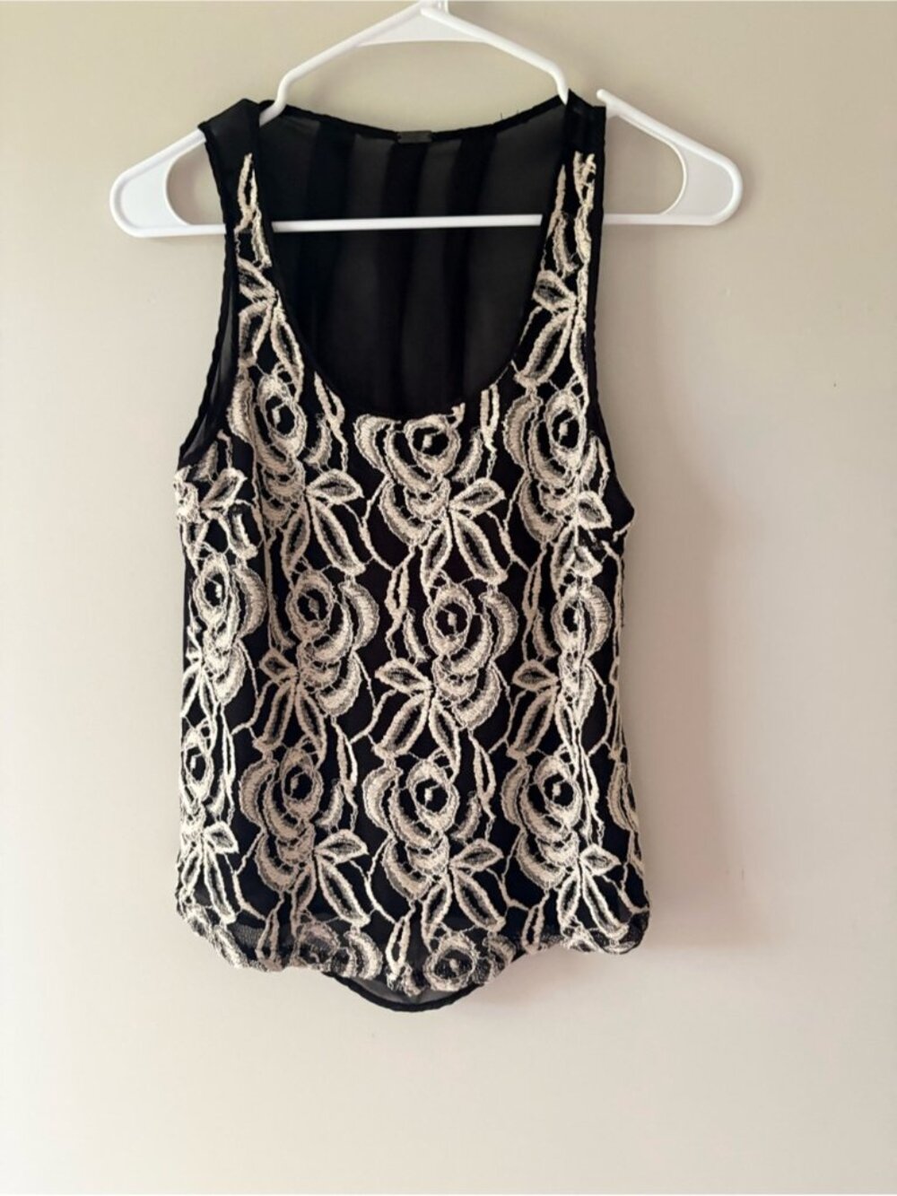 Women’s Small Girls Medium Sleeveless Lacey Top